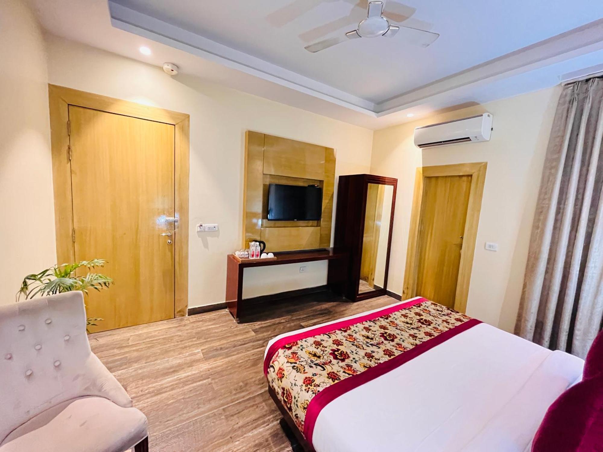 Hotel Banz Near Indira Gandhi Airport Delhi Nova Deli Exterior foto