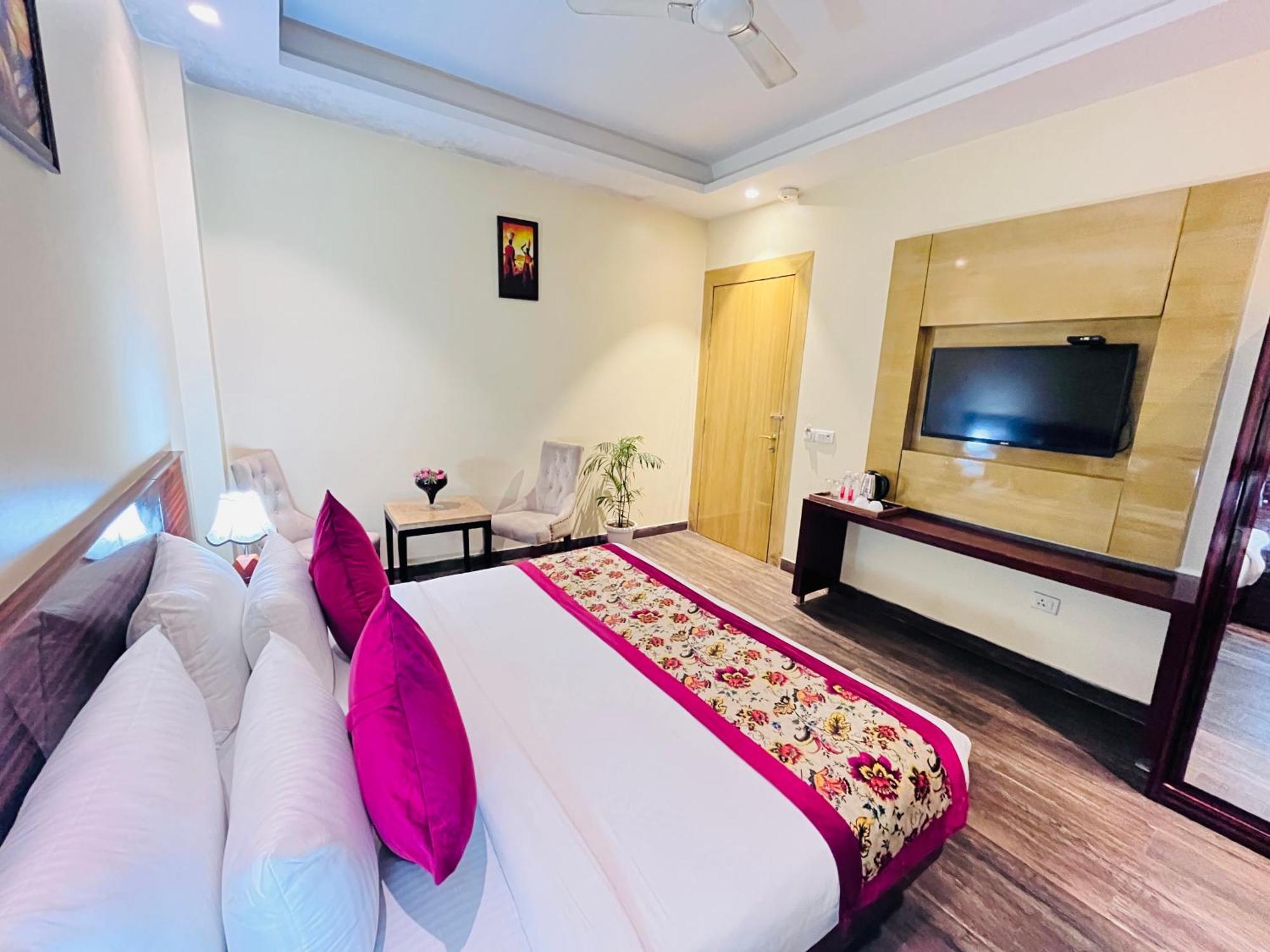 Hotel Banz Near Indira Gandhi Airport Delhi Nova Deli Exterior foto