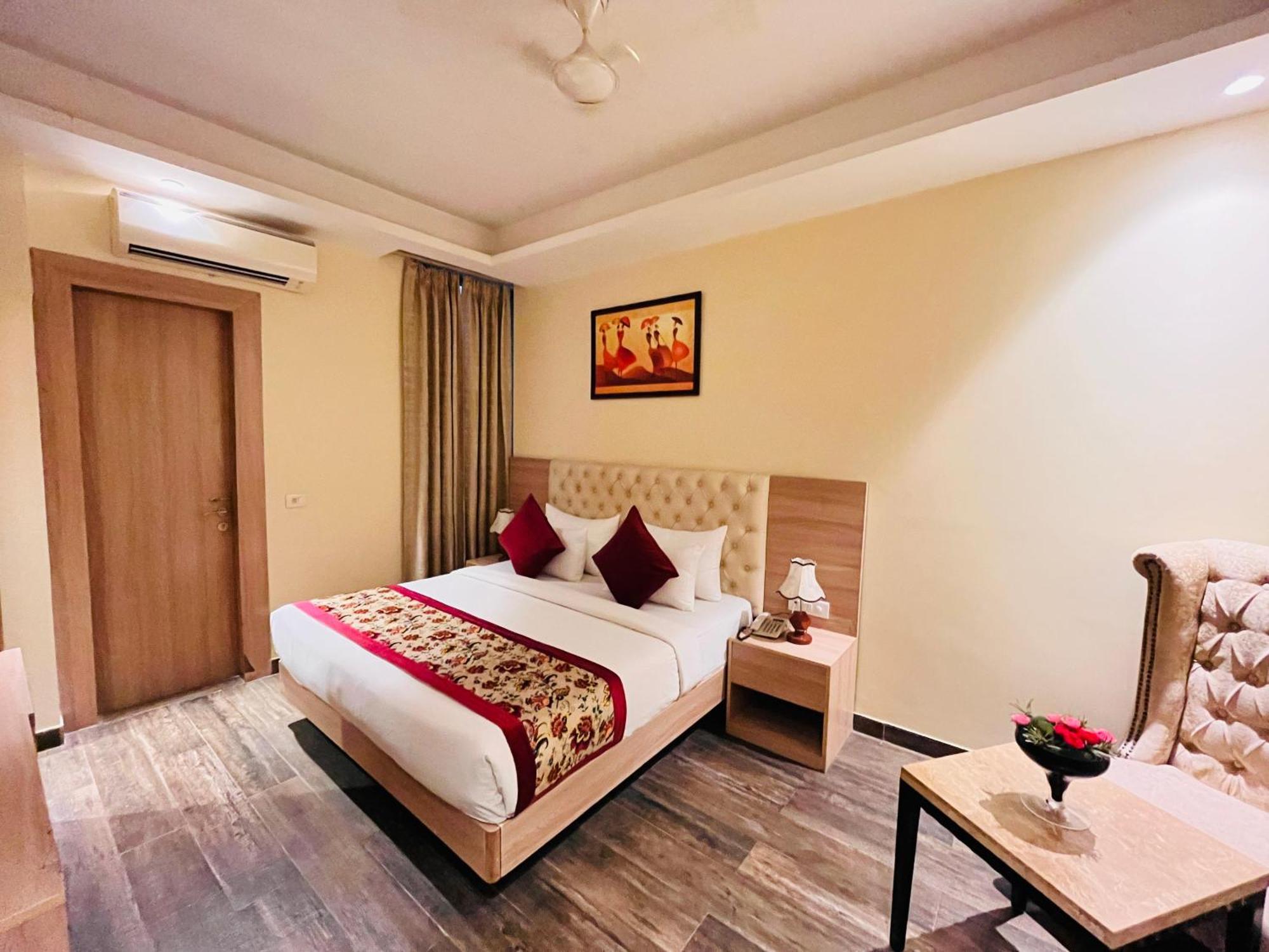 Hotel Banz Near Indira Gandhi Airport Delhi Nova Deli Exterior foto