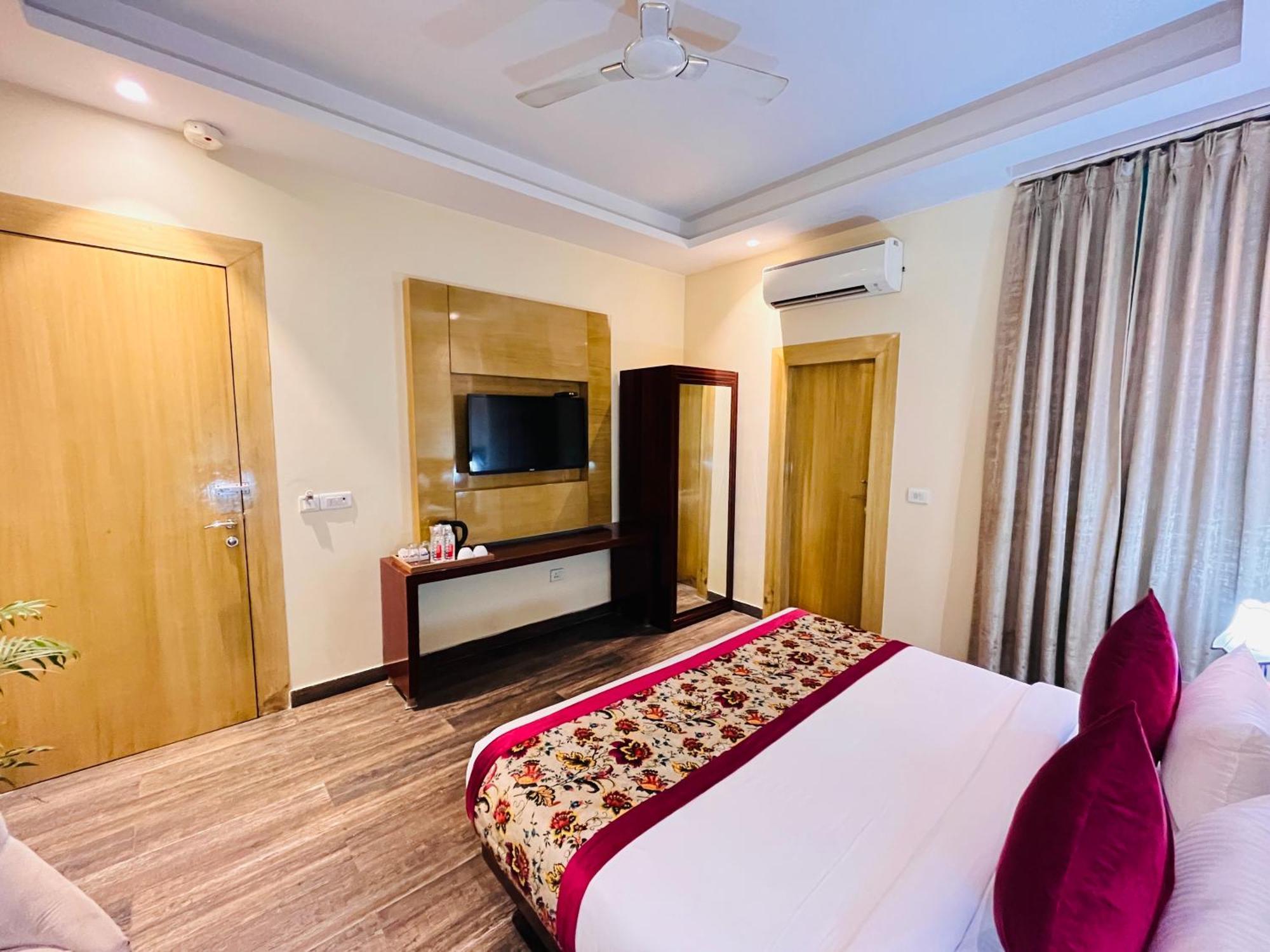 Hotel Banz Near Indira Gandhi Airport Delhi Nova Deli Exterior foto